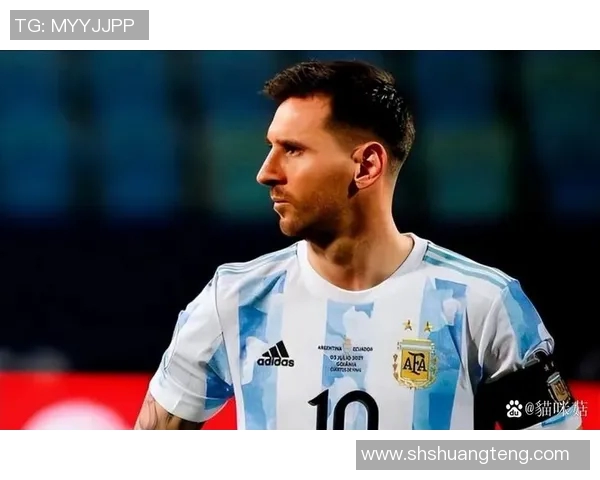 足球明星从默默无闻到耀眼光芒的崛起历程全景展示