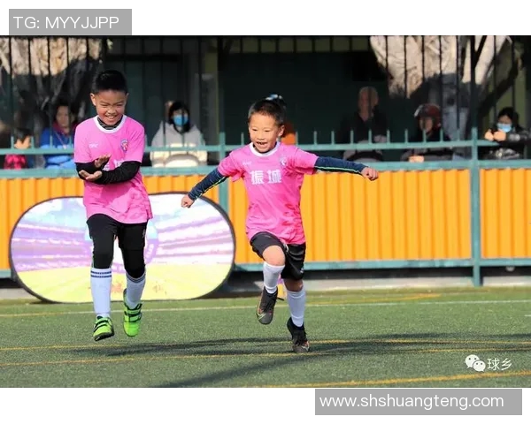 足球明星齐聚慈善比赛共襄盛举助力公益事业传递温暖与希望 足球明星齐聚慈善比赛共襄盛举助力公益事业传递温暖与希望